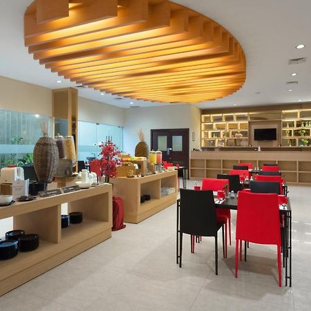 Hotel Neo Cirebon By Aston Exterior photo