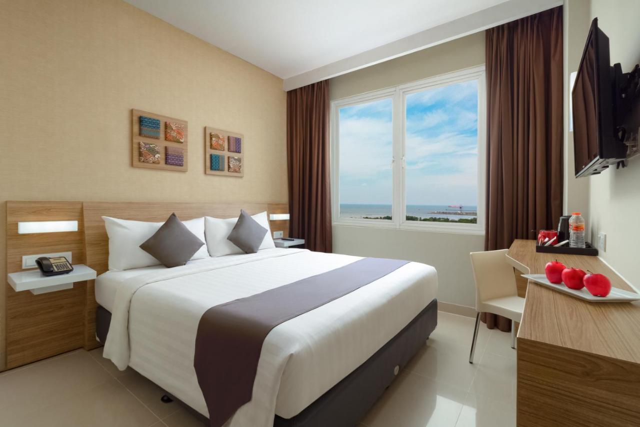 Hotel Neo Cirebon By Aston Exterior photo