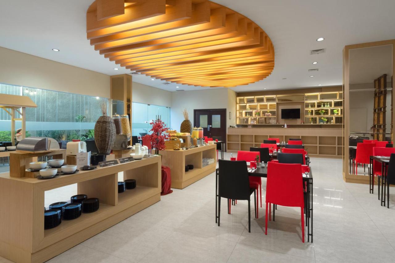 Hotel Neo Cirebon By Aston Exterior photo