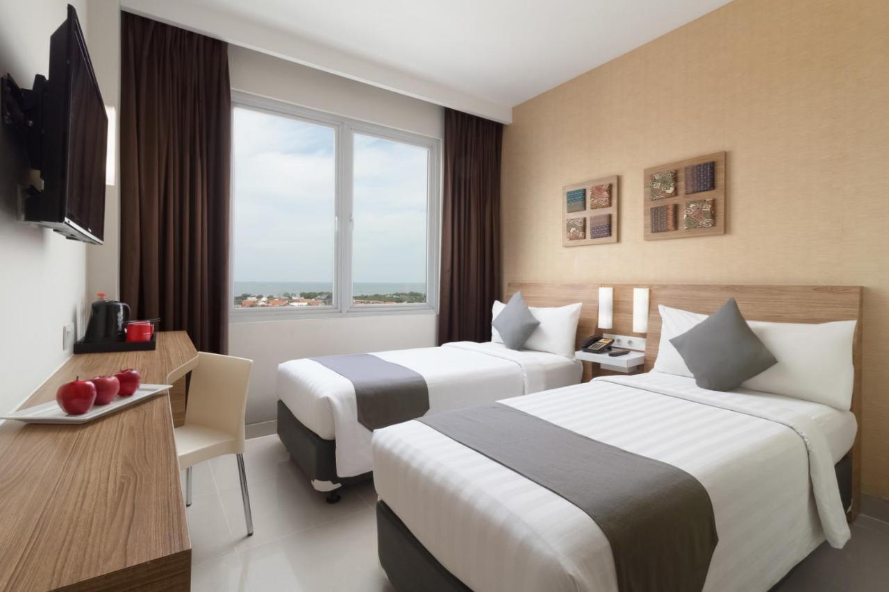 Hotel Neo Cirebon By Aston Exterior photo