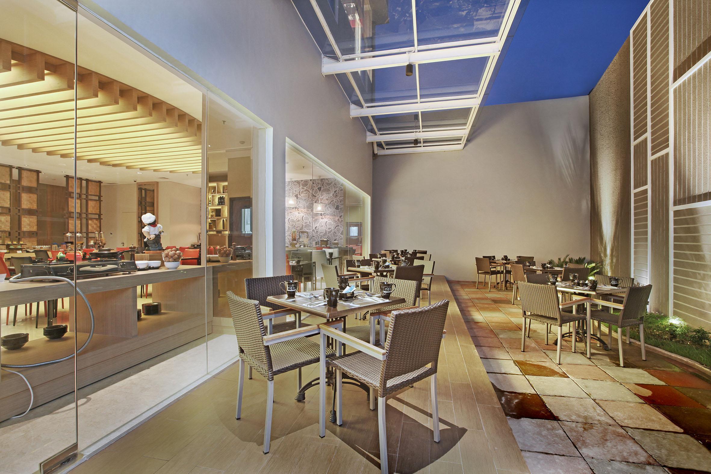 Hotel Neo Cirebon By Aston Exterior photo