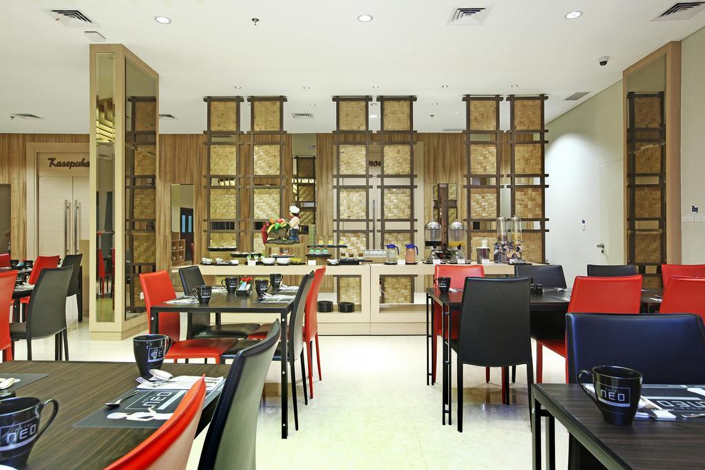 Hotel Neo Cirebon By Aston Exterior photo