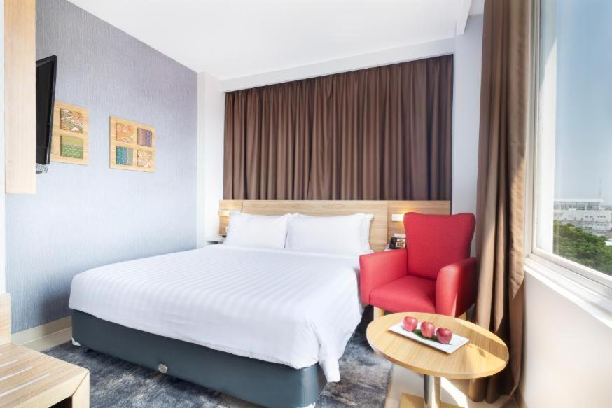 Hotel Neo Cirebon By Aston Exterior photo