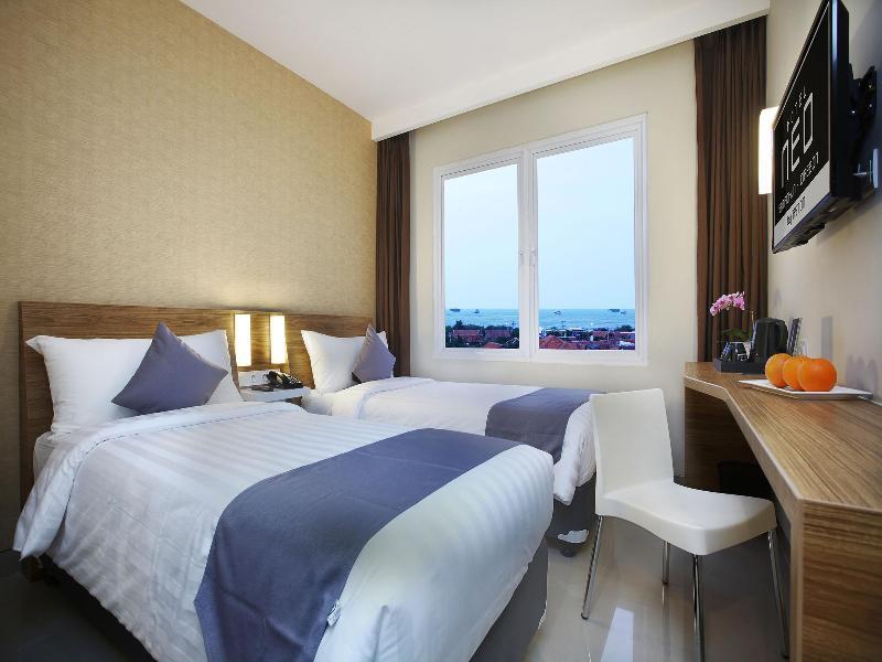 Hotel Neo Cirebon By Aston Exterior photo