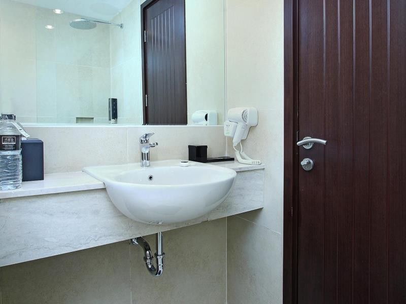 Hotel Neo Cirebon By Aston Exterior photo