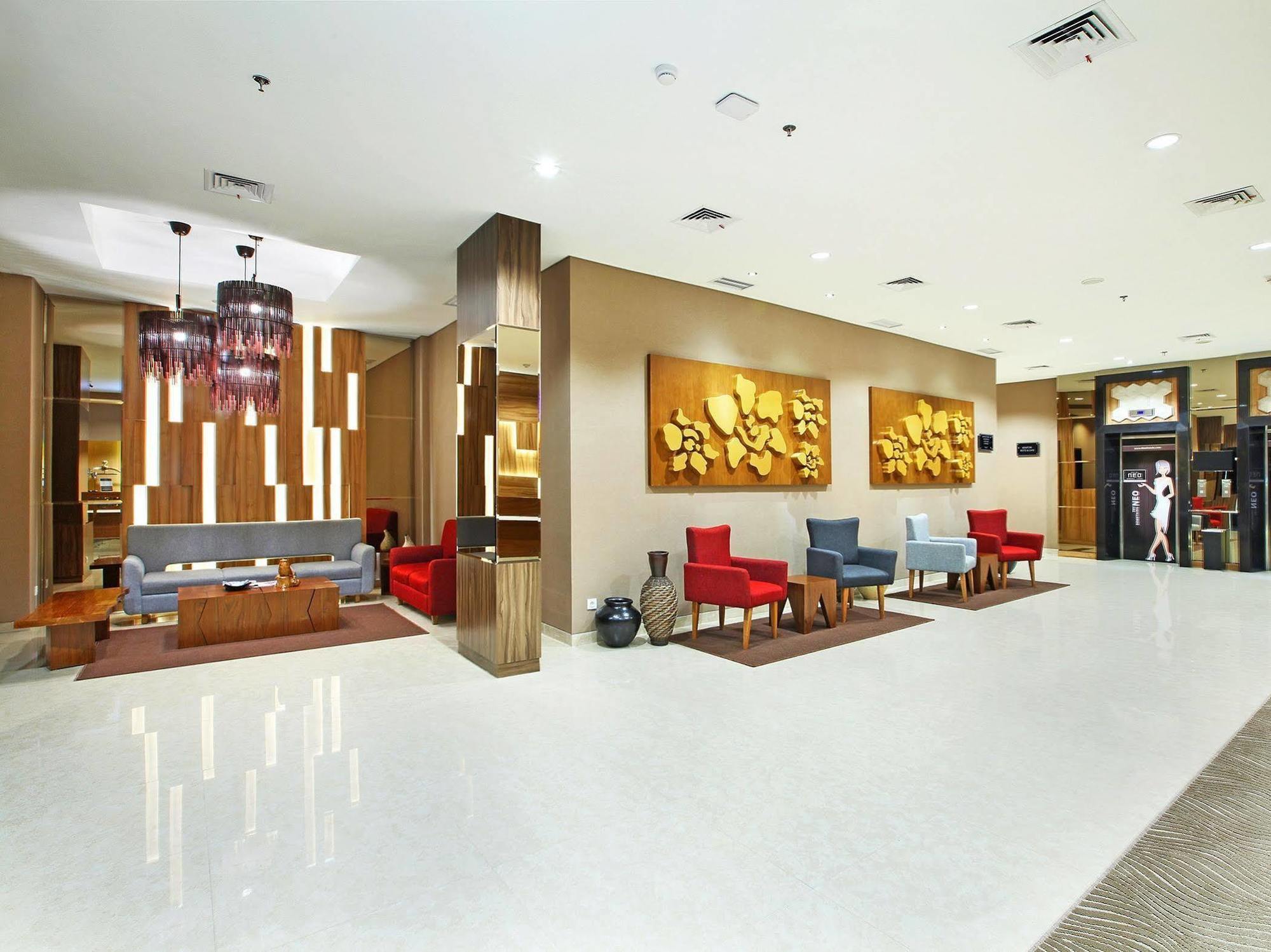 Hotel Neo Cirebon By Aston Exterior photo