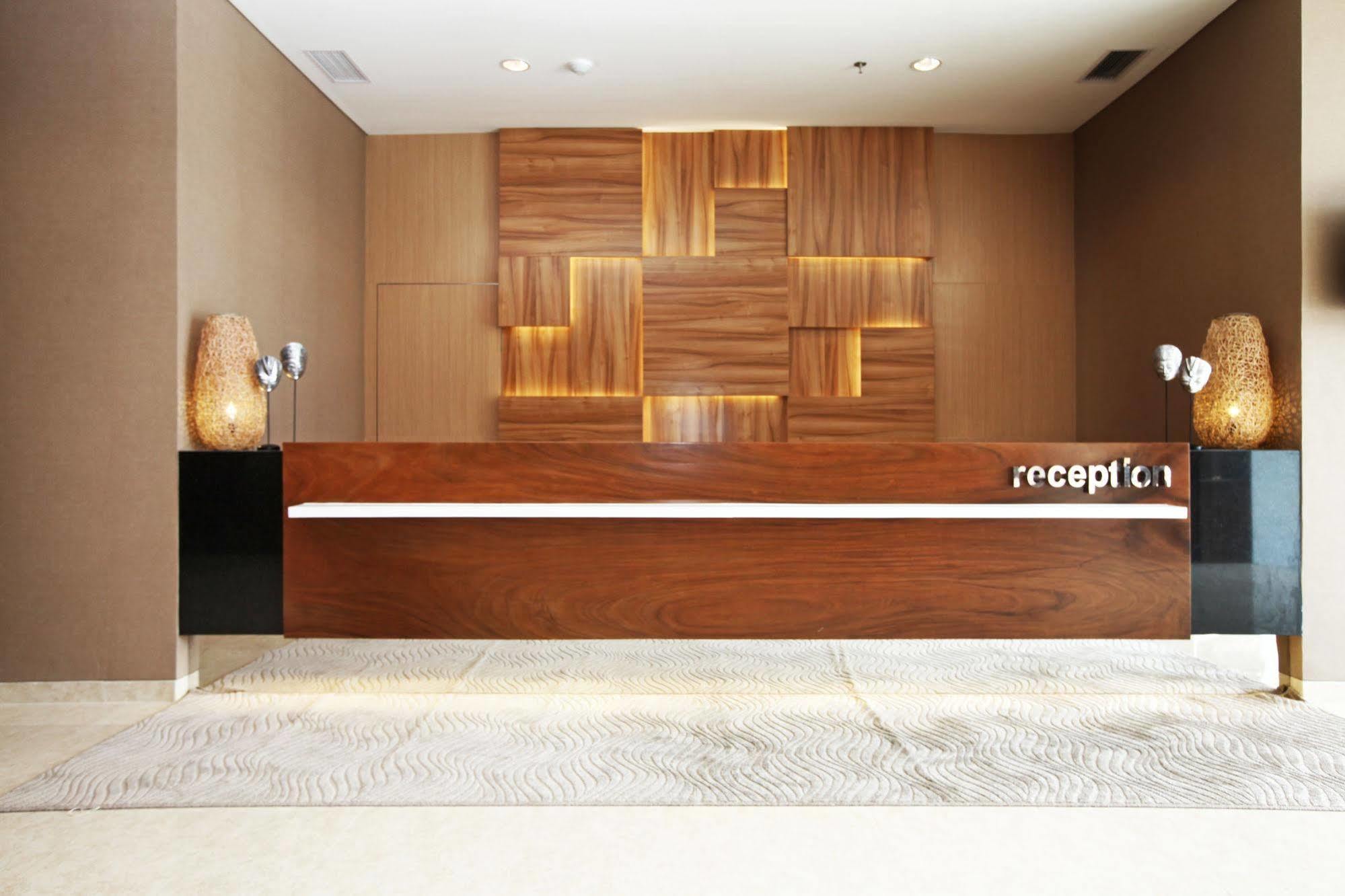Hotel Neo Cirebon By Aston Exterior photo