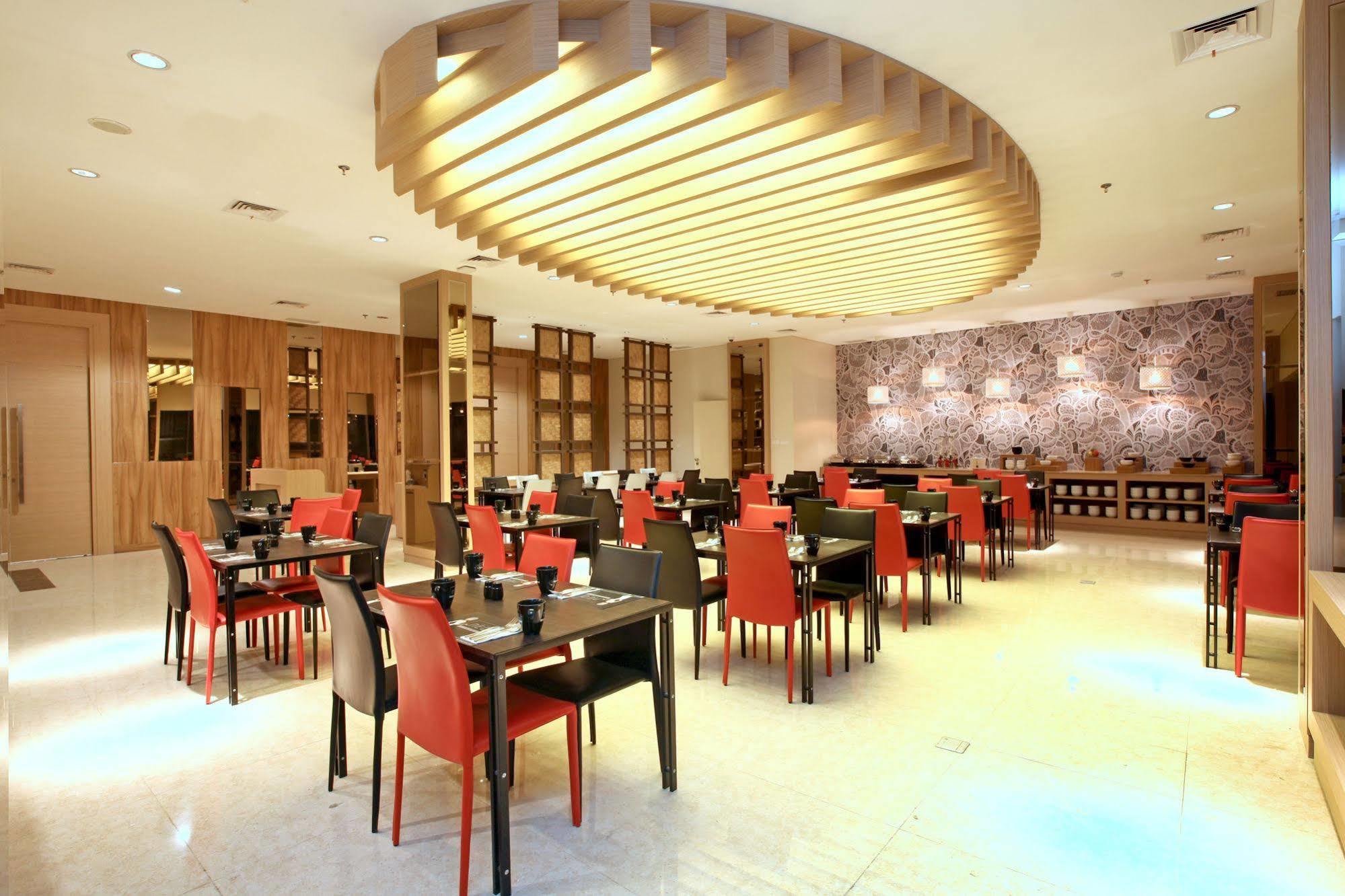 Hotel Neo Cirebon By Aston Exterior photo